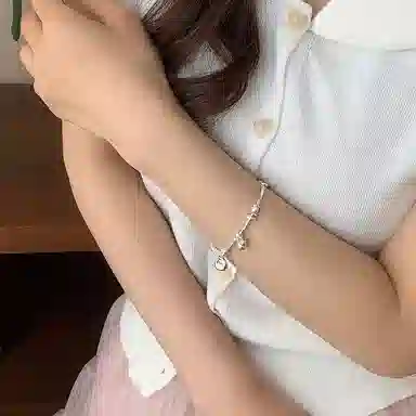 S925