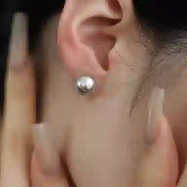 999