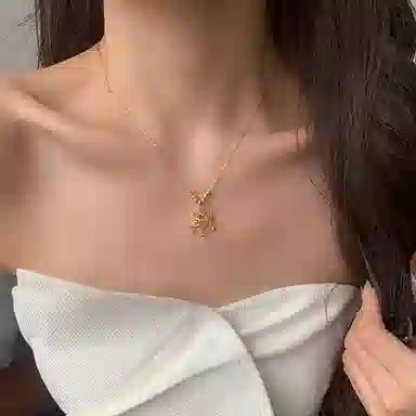 S925