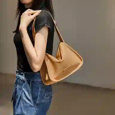 纳兰杜 高颜值百搭时尚简约休闲小众品牌女包 牛皮 腋下包枕头包斜挎包单肩包 中号 女款 黑色 / 盐咖色  / 奶杏色