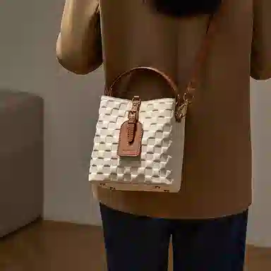 纳兰杜 洋气精致休闲高级感 头层牛皮 水桶包手提包 迷你 女款 米白拼棕/大象灰