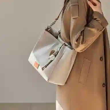 纳兰杜 休闲百搭高颜值小众高级感 牛皮拼合成革 单肩包 大号 女款 植鞣白拼棕色/植鞣棕色