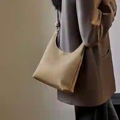 纳兰杜 通勤小众休闲百搭 头层牛皮拼合成革 斜挎包 大号 女款 大象灰