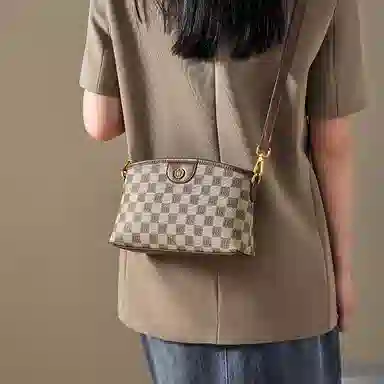 纳兰杜 百搭小众通勤简约休闲 聚氯乙烯拼合成革 斜挎包 女款 卡其色