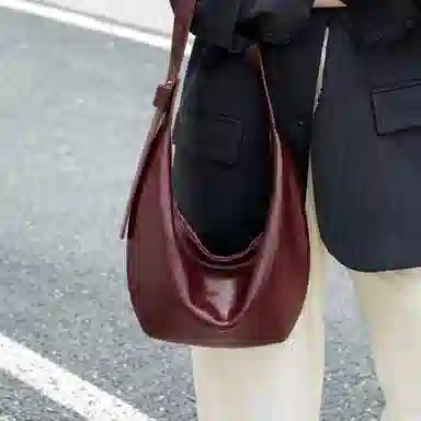 纳兰杜 潮流高颜值时尚百搭通勤实用 牛皮拼合成革 饺子包斜挎单肩包 中号 女款 多色