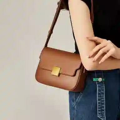 纳兰杜 包包女小众个性时尚高级感潮流百搭款 牛皮拼合成革 小方包斜挎包单肩包豆腐包 小号 女款 棕色