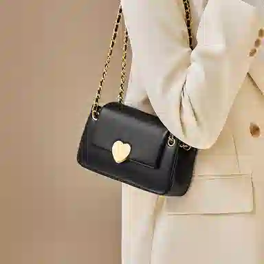 纳兰杜 女包百搭实用女生精致包包通勤休闲潮流礼盒装 牛皮拼合成革 链条包腋下包斜挎包单肩包 中号 女款 米白色/子夜黑