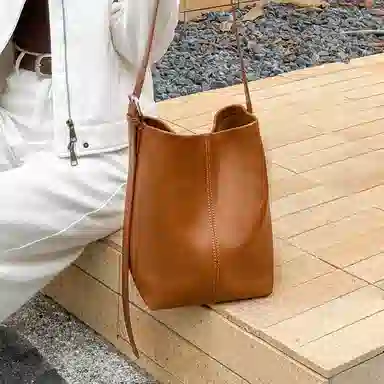 纳兰杜 通勤复古时尚百搭高级感实用 牛皮拼合成革 水桶包斜挎单肩包 迷你 女款 子夜黑/金棕/咖啡色