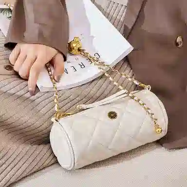 纳兰杜 小众潮流百搭高级感个性 牛皮合成革 单肩包斜挎包 小号 女款 黑色 设计感