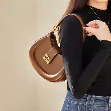 纳兰杜 百搭少女包时尚高级感女生小众设计感女包 合成革 腋下单肩包斜挎包 小号 女款 咖色