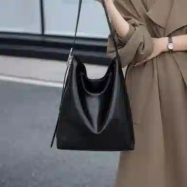 纳兰杜 通勤美拉德复古简约松弛感 牛皮拼合成革 水桶包单肩包 大号 女款 棕色/黑色