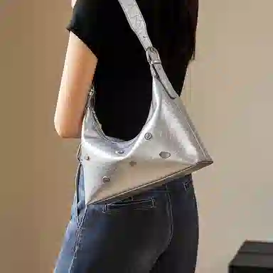 纳兰杜 大容量潮流甜酷少女百搭时尚高颜值小众 牛皮拼合成革 腋下包单肩包斜挎包托特包 大号 女款 银色/黑色