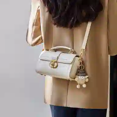 纳兰杜 包包女百搭少女包潮流高级感小众个性女包高颜值时尚女生 牛皮配合成革 单肩包手提包斜挎包 中号 女款 米白色