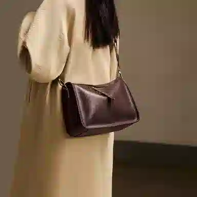 纳兰杜 高级通勤百搭软皮休闲简约 牛皮拼合成革 斜挎包 中号 女款 植鞣咖色