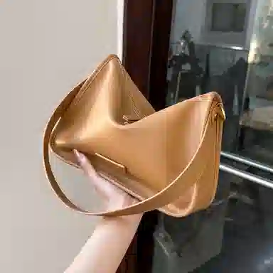 纳兰杜 高颜值百搭时尚简约休闲小众品牌女包 牛皮 腋下包枕头包斜挎包单肩包 中号 女款 黑色 / 盐咖色  / 奶杏色