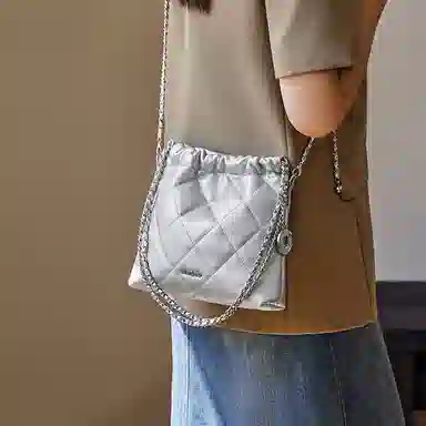 纳兰杜 休闲简约质感日常通勤时尚百搭 牛皮 单肩斜挎包 小号 女款 太空银/子夜黑/米白色