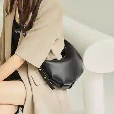 纳兰杜 通勤时尚百搭休闲女包简约 牛剖层革拼合成革 斜挎包单肩包 大号 女款 子夜黑/米白色