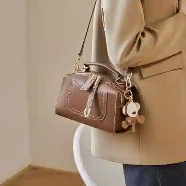 纳兰杜 女包百搭休闲通勤女士潮流简约高级感时尚包包 牛皮拼合成革 波士顿包手提包单肩斜挎包 小号 女款 咖色