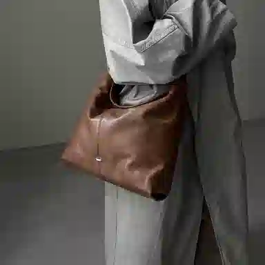 纳兰杜 通勤百搭时尚复古简约休闲实用 头层牛皮拼合成革 托特包单肩包购物袋 大号 女款 子夜黑/咖啡色