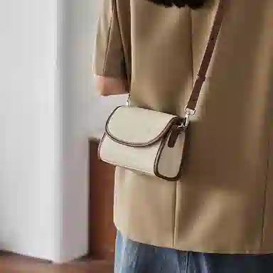 纳兰杜 女士包包休闲百搭妈妈款气质简约时尚品牌小众女包 牛皮 小方包通勤包斜挎包单肩包 小号 女款 米白拼咖色/子夜黑