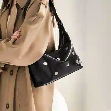 纳兰杜 大容量潮流甜酷少女百搭时尚高颜值小众 牛皮拼合成革 腋下包单肩包斜挎包托特包 大号 女款 银色/黑色