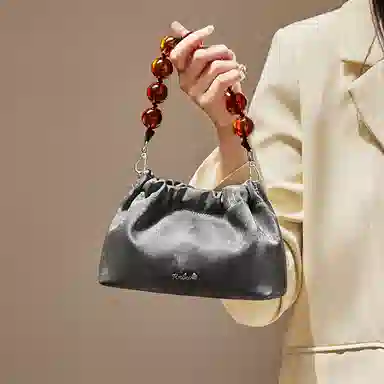 纳兰杜 女包新中式缎面百搭潮流实用女生精致包包 牛皮 链条包云朵包腋下包单肩斜挎包 迷你 女款 太空银/奶昔白/橄榄绿