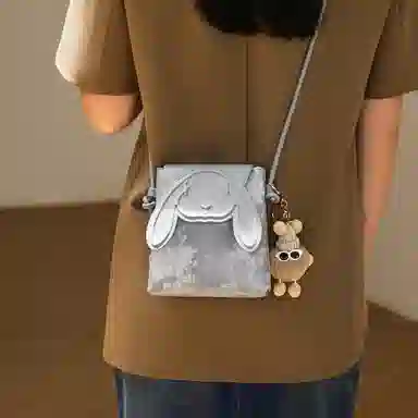 纳兰杜 小众卡通可爱兔子设计休闲简约时尚百搭 合成革 手机包 迷你 女款 太空银/咖色