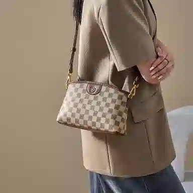 纳兰杜 百搭小众通勤简约休闲 聚氯乙烯拼合成革 斜挎包 女款 卡其色