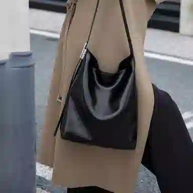 纳兰杜 通勤美拉德复古简约松弛感 牛皮拼合成革 水桶包单肩包 大号 女款 棕色/黑色