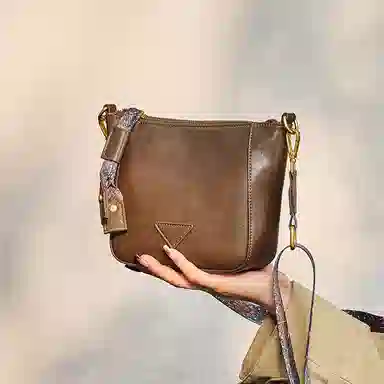 纳兰杜 复古百搭休闲简约时尚设计 牛皮拼合成革 单肩斜挎包 迷你 女款 植鞣棕色/植鞣咖色