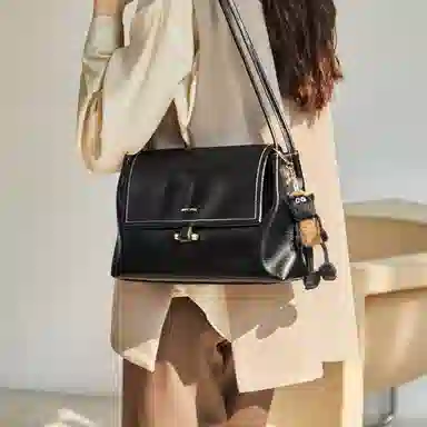 纳兰杜 高级感时尚单肩包百搭款大容量合成革通勤简约耐看腋下包牛皮斜挎单肩包 大号 女款 子夜黑/咖色