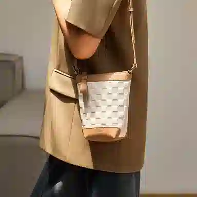 纳兰杜 百搭休闲简约轻便 牛皮拼合成革 女款 米白拼杏 单肩包