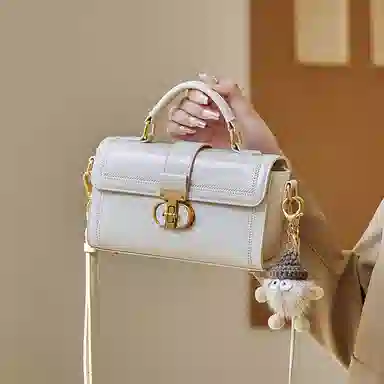 纳兰杜 包包女百搭少女包潮流高级感小众个性女包高颜值时尚女生 牛皮配合成革 单肩包手提包斜挎包 中号 女款 米白色