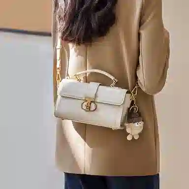 纳兰杜 包包女百搭少女包潮流高级感小众个性女包高颜值时尚女生 牛皮配合成革 单肩包手提包斜挎包 中号 女款 米白色