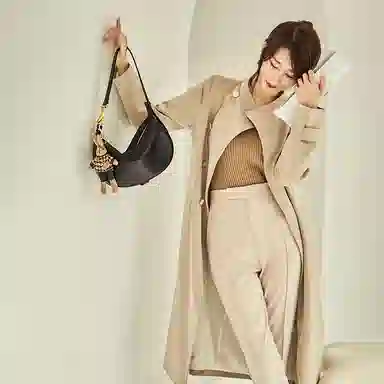 纳兰杜 高级感小众潮流高颜值百搭休闲通勤 牛皮拼合成革 饺子包单肩斜挎包 中号 女款 摩卡咖色/子夜黑色