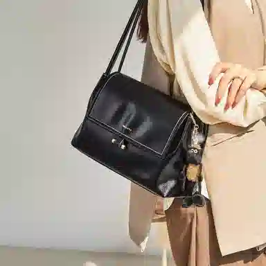 纳兰杜 高级感时尚单肩包百搭款大容量合成革通勤简约耐看腋下包牛皮斜挎单肩包 大号 女款 子夜黑/咖色