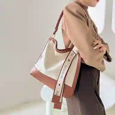 纳兰杜 单肩包女高级感大容量包包时尚女包休闲百搭设计感不撞款撞色大包 大号 女款