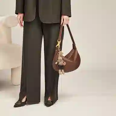 纳兰杜 高级感小众潮流高颜值百搭休闲通勤 牛皮拼合成革 饺子包单肩斜挎包 中号 女款 摩卡咖色/子夜黑色