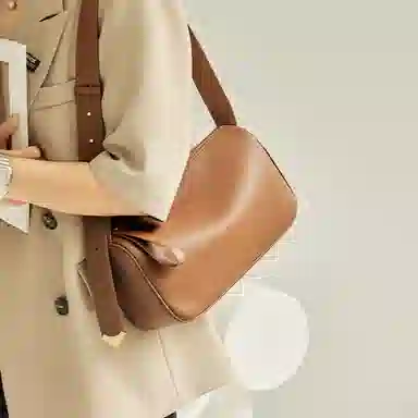 纳兰杜 大容量百搭款高级感时尚通勤实用休闲拉链开合 牛皮 枕头包单肩包斜挎包 大号 女款 黑色/白色/棕色