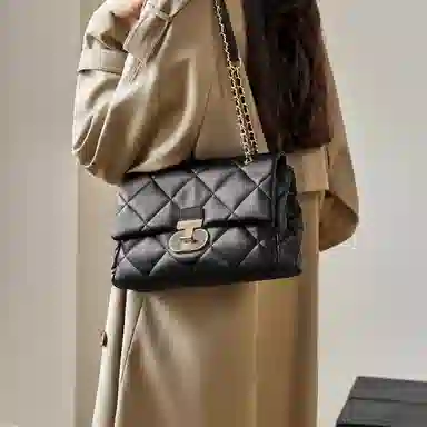 纳兰杜 大容量时尚潮流通勤休闲小众设计百搭款少女优雅气质 牛皮 菱格包链条包单肩包斜挎包 大号 女款 子夜黑/米白色