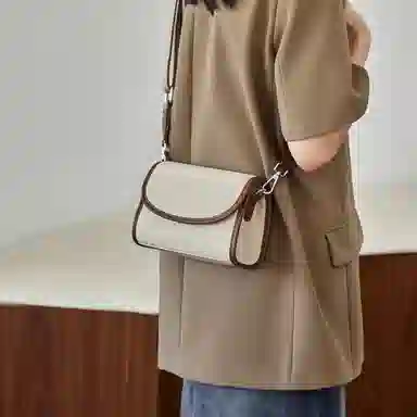 纳兰杜 女士包包休闲百搭妈妈款气质简约时尚品牌小众女包 牛皮 小方包通勤包斜挎包单肩包 小号 女款 米白拼咖色/子夜黑