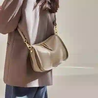 纳兰杜 包包女时尚百搭通勤高级感品牌女包 头层牛皮 枕头包斜挎包单肩包腋下包 中号 女款 大象灰