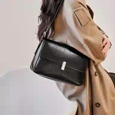 纳兰杜 百搭时尚夏天潮流通勤 牛皮 斜挎包单肩包小方包腋下包 常规 女款 极光银/子夜黑