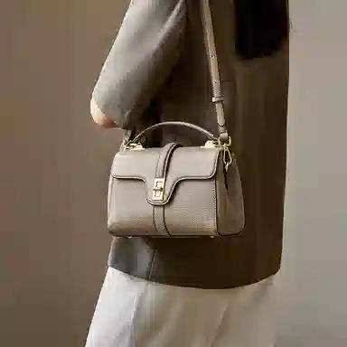 纳兰杜 手提包女高级感时尚百搭优雅女士包气质妈妈款包包洋气品牌女包 头层牛皮 单肩包斜挎包 小号 女款 米白拼杏色/大象灰