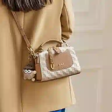 纳兰杜 女包撞色波士顿包包女大容量百搭通勤简约 牛皮合成革 手提包单肩斜挎包手拎包 小号 女款 米白拼杏