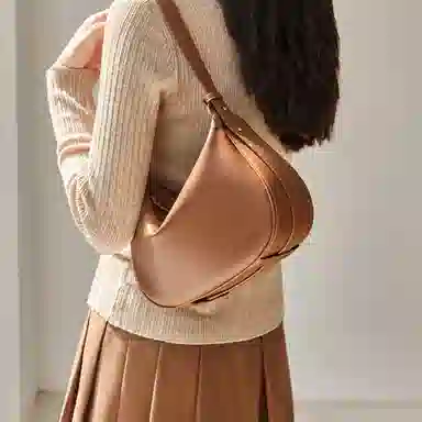 纳兰杜 包包女包时尚百搭女高级感女生腋下包潮流软皮牛皮斜挎包单肩包 大号 女款焦糖棕/子夜黑