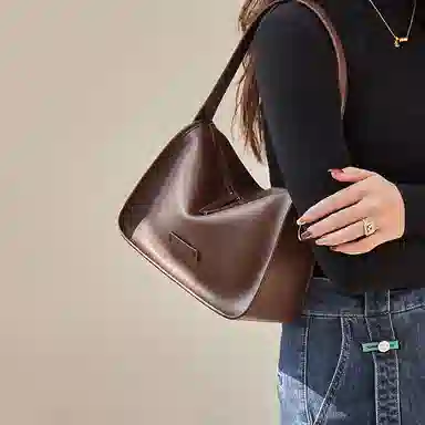 纳兰杜 高颜值百搭时尚简约休闲小众品牌女包 牛皮 腋下包枕头包斜挎包单肩包 中号 女款 黑色 / 盐咖色  / 奶杏色
