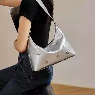 纳兰杜 大容量潮流甜酷少女百搭时尚高颜值小众 牛皮拼合成革 腋下包单肩包斜挎包托特包 大号 女款 银色/黑色