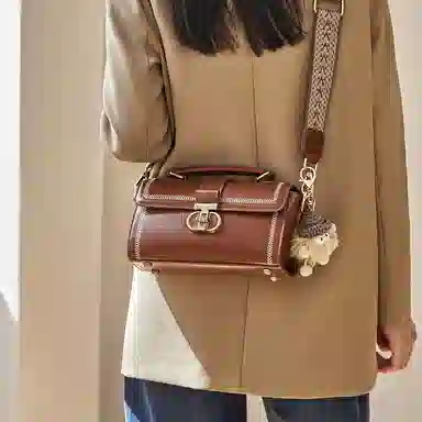 纳兰杜 秋冬时尚休闲百搭少女 真皮油蜡牛皮 单肩包手提斜挎包 小号 女款 棕色/子夜黑