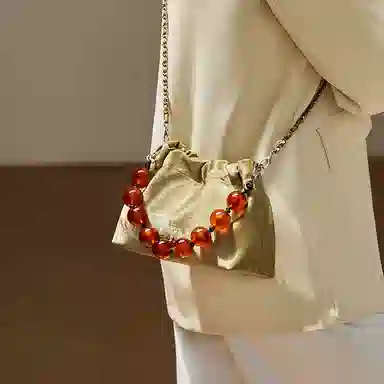 纳兰杜 女包新中式缎面百搭潮流实用女生精致包包 牛皮 链条包云朵包腋下包单肩斜挎包 迷你 女款 太空银/奶昔白/橄榄绿